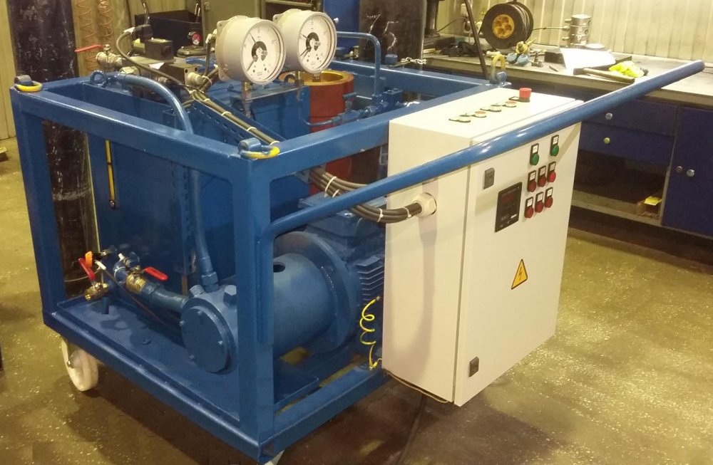 Auxiliary compressor unit