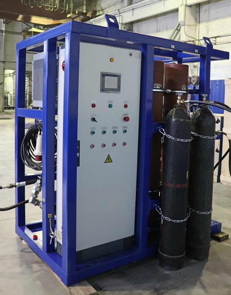 Energy recovery unit for charging pneumatic-hydraulic accumulators and gas cylinders with nitrogen