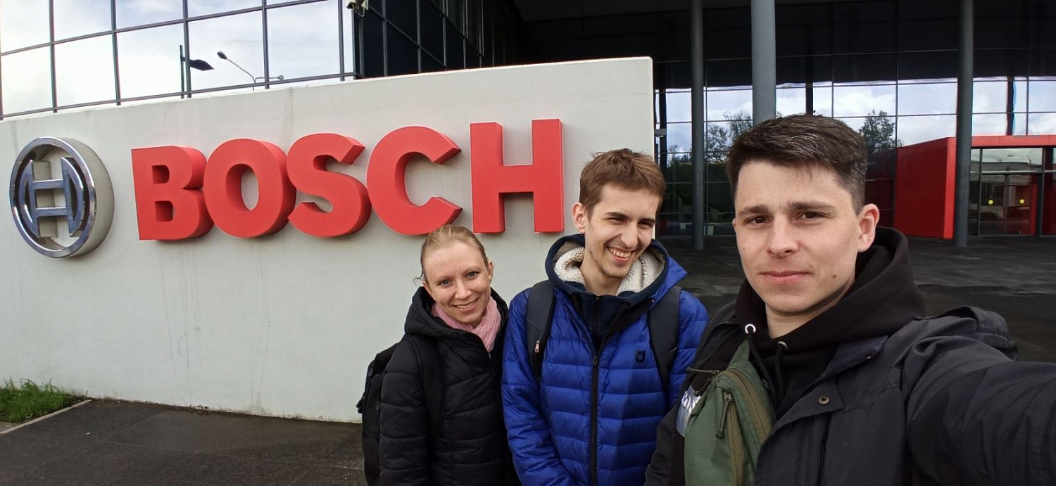 URIC engineers improve their skills at the "Servohydraulics" course