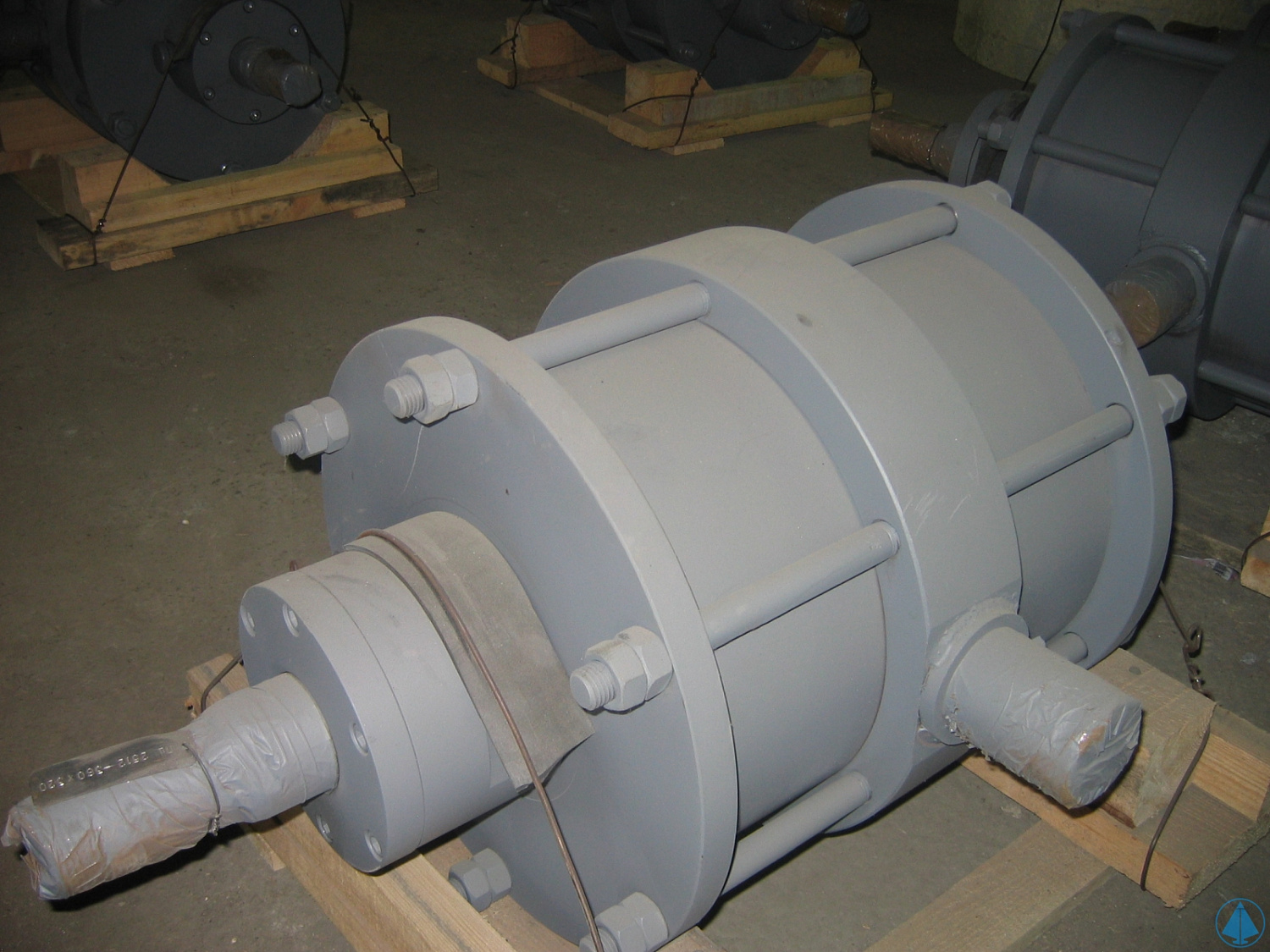 Repair of hydraulic and pneumatic cylinders