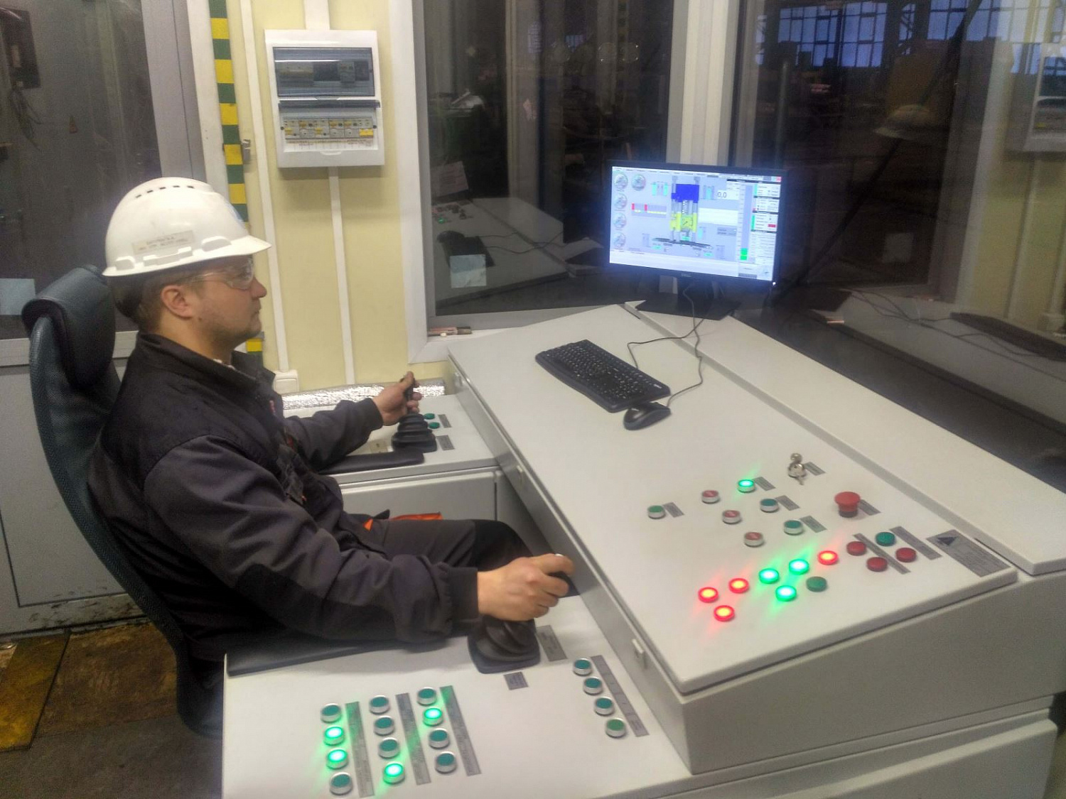 Overhaul and Modernization of Presses and Manipulators with Restoration of Key Components and Parts