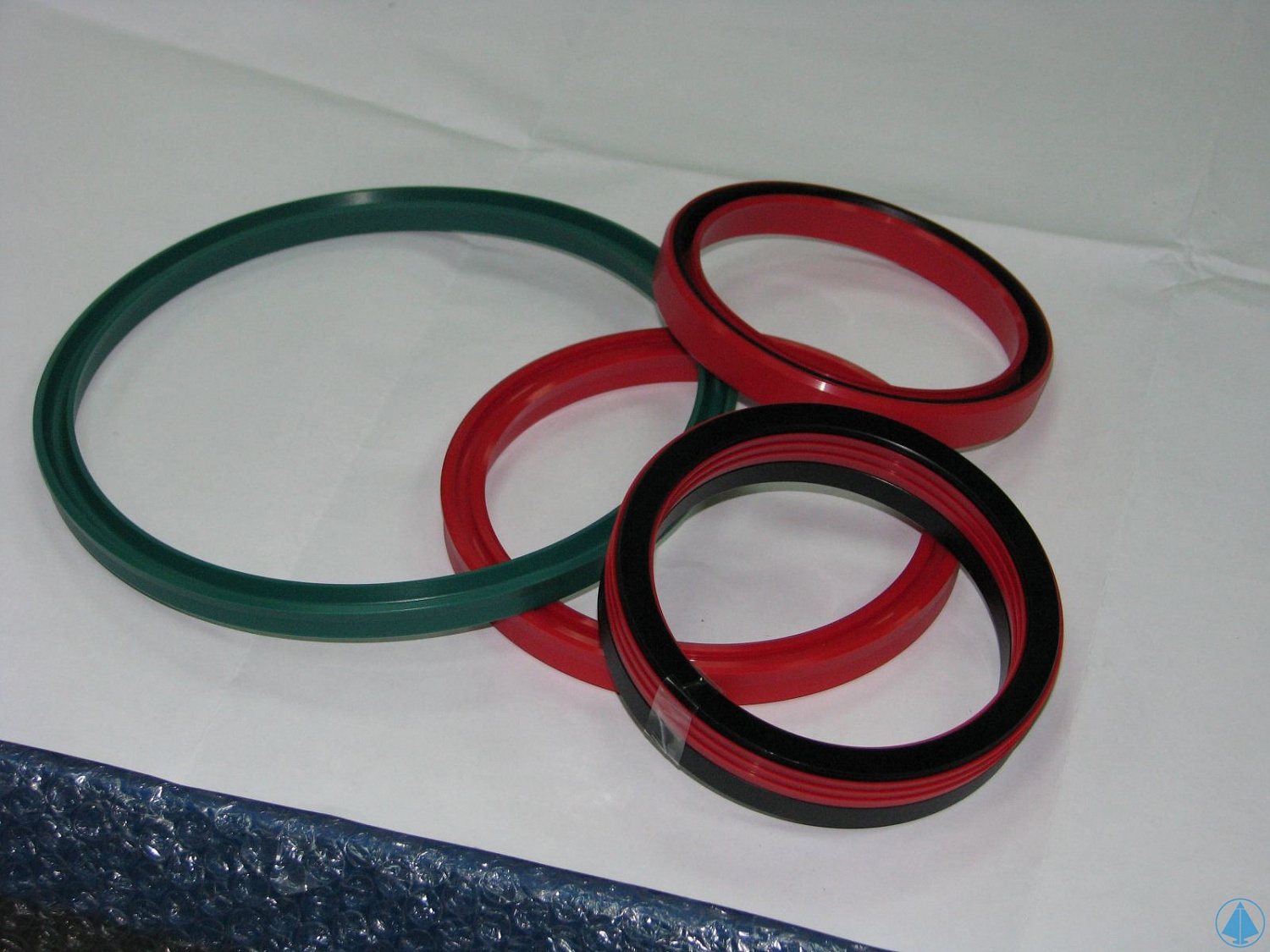 Repair of hydraulic and pneumatic cylinders